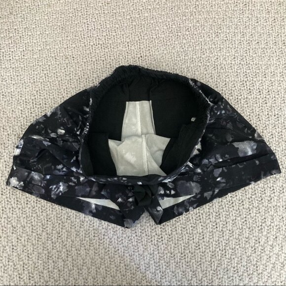 LULULEMON Sz S Tie Dye Cuffed Shorts with Pockets - Picture 2 of 6